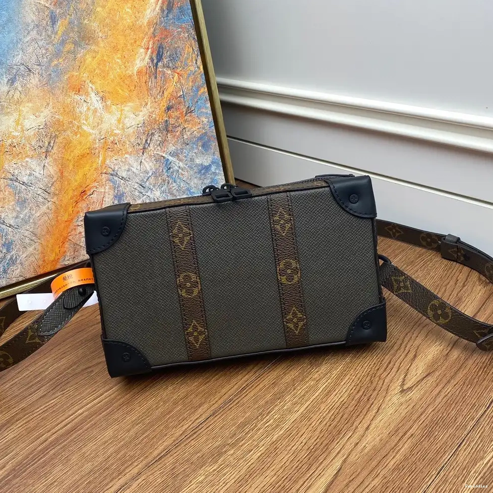VUITTON TRUNK SOFT LOUIS WALLET 0524